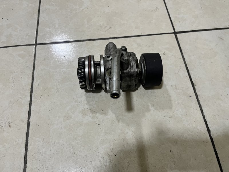 VW TRANSPORTER T5 2.5 AXD DİREKSİYON POMPASI ÇIKMA